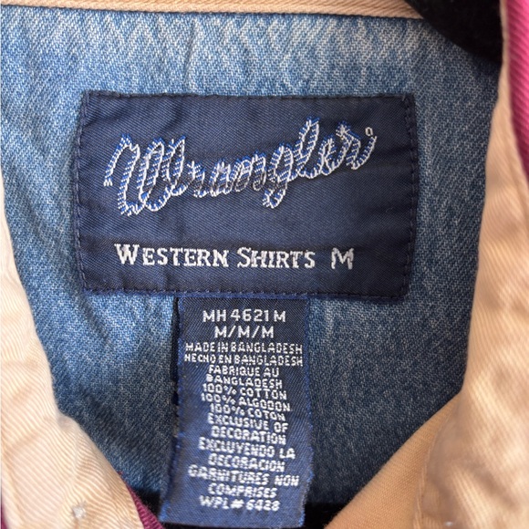 Vintage Wrangler‎ Denim Shirt with Burgundy and Beige Details, pearl buttons - Picture 2 of 6